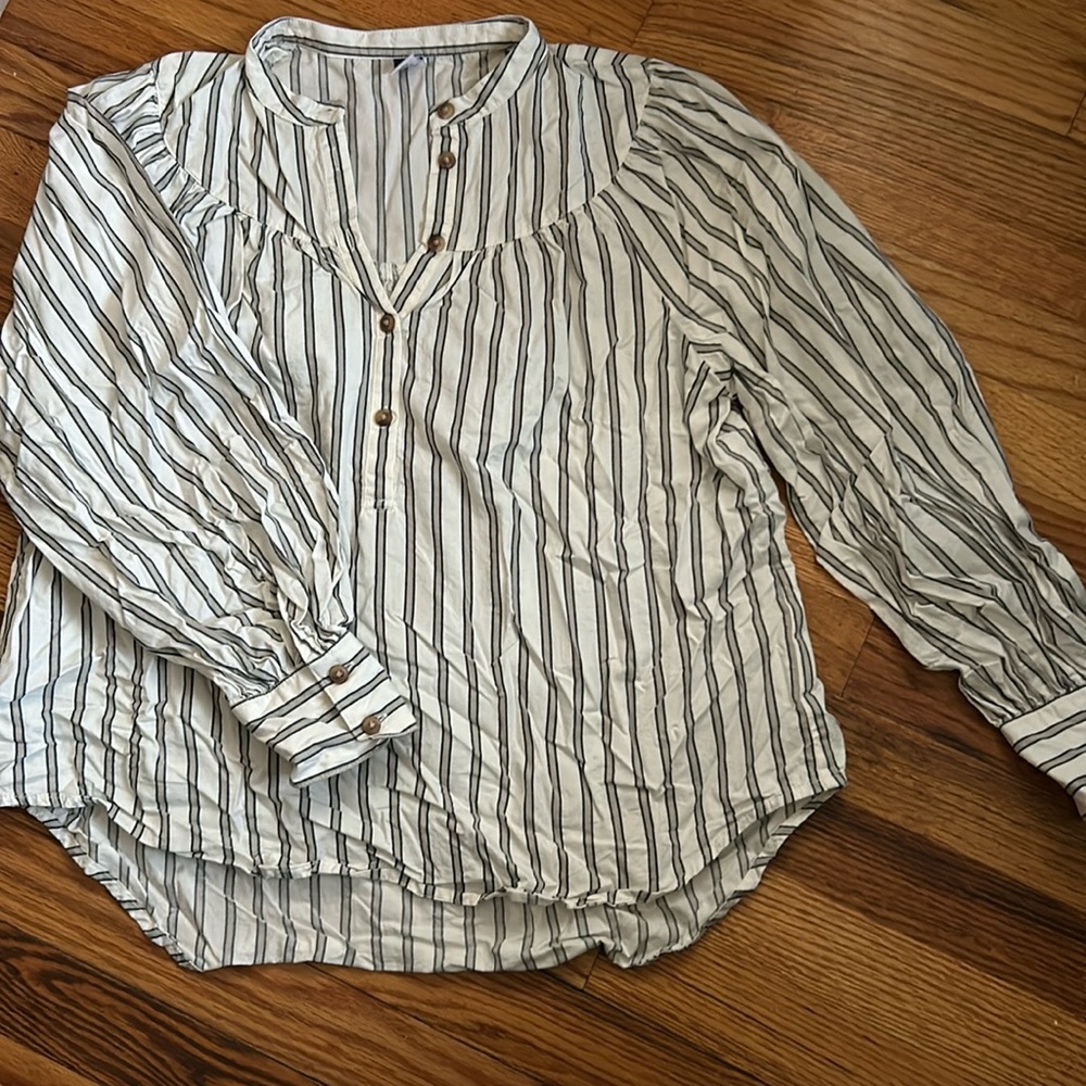 👚3/$20 👚 Old Navy Women’s Striped Puff-Sleeve Henley Shirt